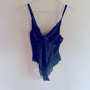 Lace Bodysuit Green NWT Avid love lace bodysuit